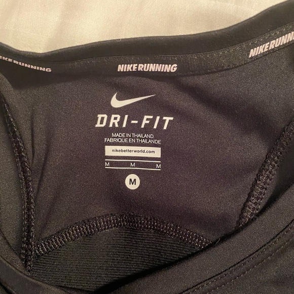 Nike Dri-Fit tank top - Picture 3 of 3